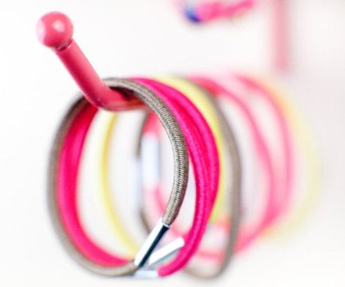 Wall-Mounted Jewelry & Accessory Organizer (Pink)