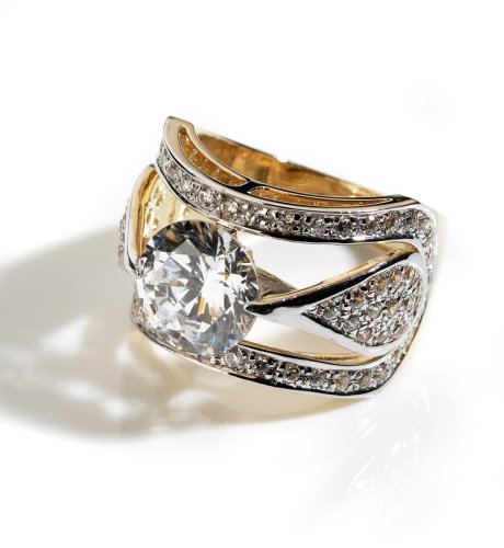 9ct Gold Solitaire Pave Ring Size O