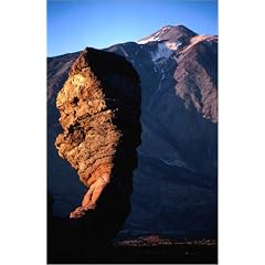 Poster 60 x 90 cm - "The Banded Rock and Teide, the highest peak in Spain, Canadas del Teide National Park" von David Tomlinson / Lonely Planet Images - auch in anderen Gr��en und als Leinwandbild erh�ltlich