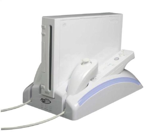 Childrens Toyshop  Third Party New : Madcatz Dual Charging Fan Stand and Battery Packs (Wii)