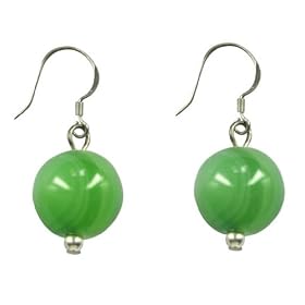 Boucles d'oreilles compos�es de Jade (Jad�ite) vert de 8 mm de diam�tre