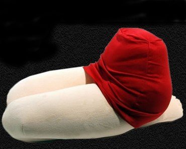 寝心地がいい枕　高品質 ひざまくらクッション 女性の太ももを忠実に再現 !!! 赤ミニスカート