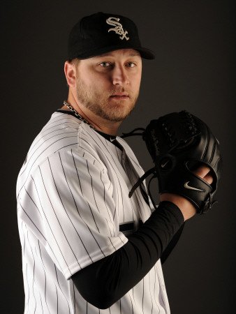 Chicago White Sox Photo Day, GLENDALE, AZ - FEBRUARY 26: Mark Buehrle Photographic Poster Print by Harry How, 24x32