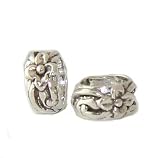 silver spacer flower details