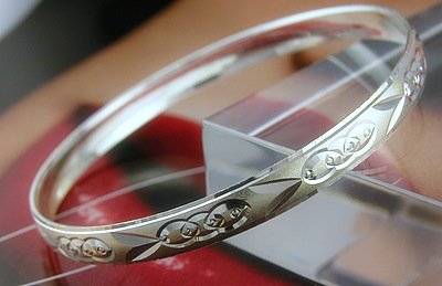 Click here to buy ~Martini 18K WHITE Gold Filled Diamond cut Bangle Bracelet Small.