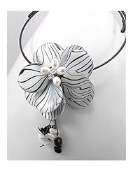 Flower Cotton Waxed Thread Dyed Mother of Pearl Necklace