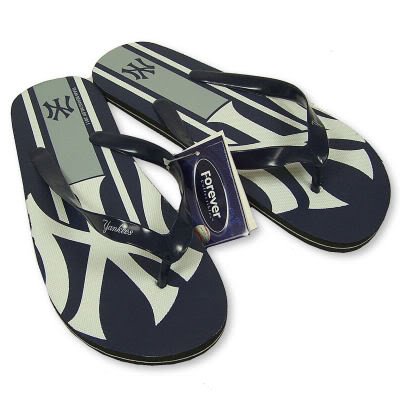 NEW YORK YANKEES OFFICIAL LOGO FLIP FLOP SANDALS SZ. XL