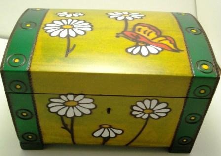 Green Daisy Linden Wood Jewelry Trunk
