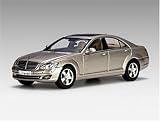 Review AutoArt 56201 / Diecast Model Mercedes-Benz S500 SWB (2004) in Cubanit Silver (1:43 scale)