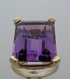 Big Estate Amethyst Set On A 14k Yellow Gold Ring