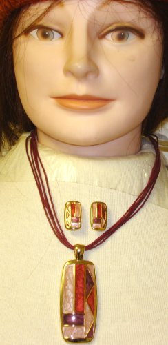 Multi Strings Green Red Short Chain Necklace with Large Red Gold Plated Pendant and Earrings