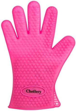 Pair of Cheffery(TM) Heat Resistant Silicone Gloves Oven Mitts with Free Premium Hassle-free Lifetime Guarantee! (Pink)