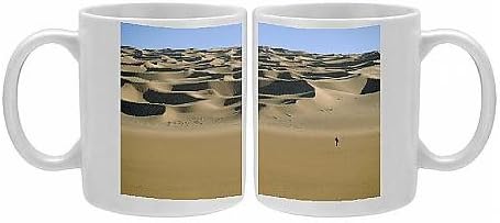 Photo Mug of Sahara Desert with lone figure in foreground, Amguid, Algeria, Africa *** Local