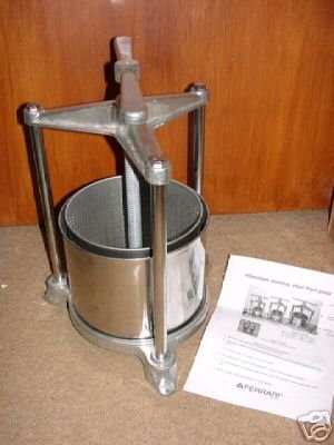 5.5 LITRE WINE OR FRUIT PRESS