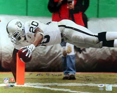 Darren McFadden Autographed Oakland Raiders 16x20 Photo 1st NFL TD 9/14/08 #3 PSA/DNA