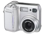 Nikon COOLPIX 885 Digital Camera With Free 64MB CompactFlash Card [3.2MP 3xOptical]