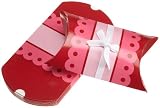 41QB9SXVoOL. SL160  Wilton Valentine Pillow Box Gift Kit