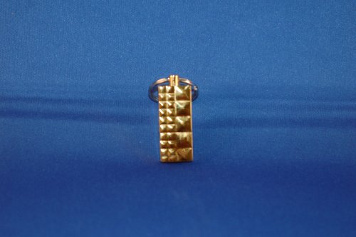 Golden Jewelry Storage Ideas 