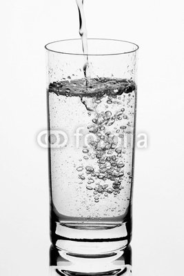 Wallmonkeys Peel and Stick Wall Decals - Wasser Glas - 60