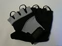 BRAND NEW AMARA GYM / CYCLING / WEIGHT LIFTING TRAINING GLOVES *MEDIUM*