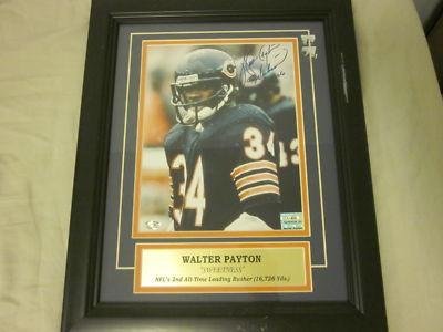 Walter Payton 16726 Chicago Bears Autographed Framed Photo PSA/DNA LOA - Framed NFL Photos, Plaques and Collages