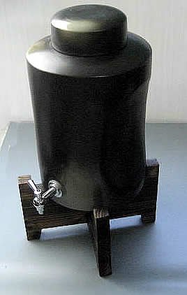 焼酎サーバー　1800cc 中蓋コルク付き　/黒備前　枡形　【 美濃焼 】