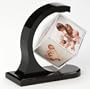 Walther MW100K Fotow�rfel, schwebend f�r 6 Fotos � x 6 x 6, Acrylglas mit Magnet in schwarzer Halterung