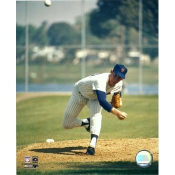 Nolan Ryan New York Mets Pitching 8x10 Photo