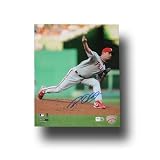 Autographed/Hand Signed Roy Oswalt 8-by-10 inch Philadelphia Phillies photo (MLB Authenticated)