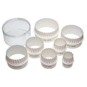 Kitchen Craft Plastic Double Edged Biscuit/Pastry Cutters- boxed