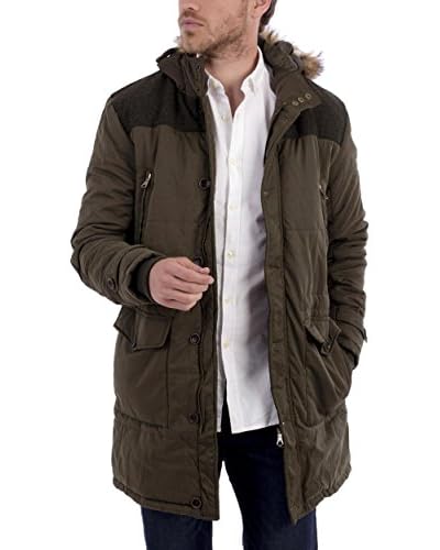 BLUE COAST YACHTING Mantel