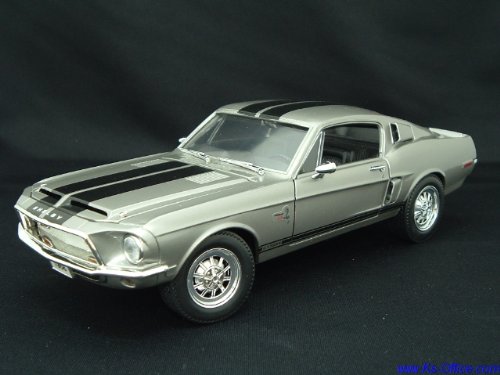 【FORD】シェルビーGT500KR(シルバー) 1/18モデルカー(ミニカー) フォードグッズ