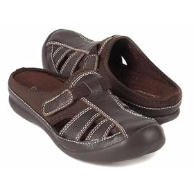Bare Traps reesa Dark Brown sneakers by var goTwisterProductImageStrings = new Object();goTwisterProductImageStrings['prodImageNotAvailTextNoColor'] = 