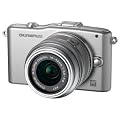 Olympus Pen E-PM1 Systemkamera (12 Megapixel, 7,6 cm (3 Zoll) Display, bildstabilisiert) silber mit 14-42mm Objektiv silber