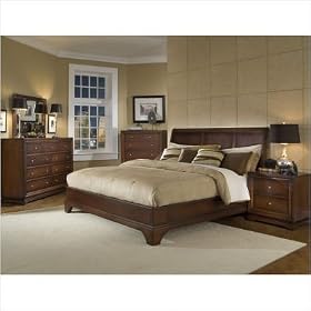 Hailey Bed in Antique Walnut Size: Queen
