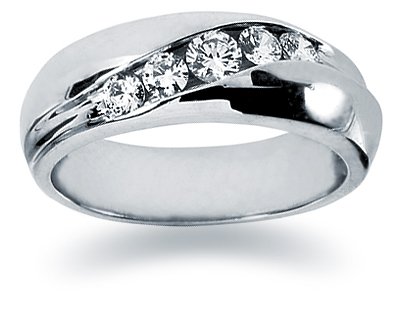 0.2 ctw. Men's Round Diamond Wedding Band in Platinum