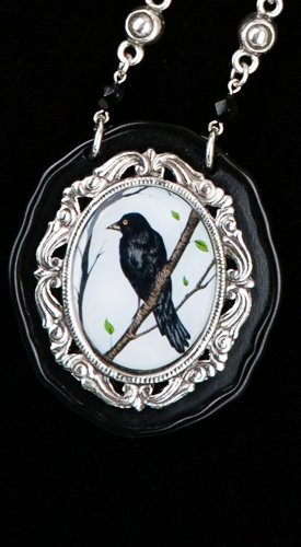 Classic Hardware Crow Large Oval Necklace - BlackClassic Hardware Crow Large Oval Necklace - Black
