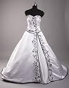 Hochzeits-shop-hamburg WD0901 Schulterfreies Brautkleid mit Schnürung u. Schleppe bestickt