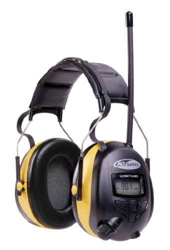 3M TEKK WorkTunes Hearing Protector, MP3 Compatible with AM/FM Tuner