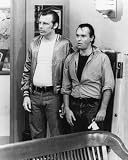 DAVID L. LANDER AS ANDREW 'SQUIGGY' SQUIGGMANN, MICHAEL MCKEAN AS LEONARD 'LENNY' KOSNOWSKI FROM LAVERNE & SHIRLEY #1 - SCHWARZ-WEISS - Filmfoto - (Poster) PLAKATE - 25x20
