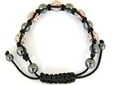 Bracelet Shamballa par Avantgarde Jewels © - Motif boules pavage Champagne - Habille joliment tous les poignets - fait un cadeau idéal - Emballé dans une jolie pochette en velours - Taille: 18 à 21.5 cm Image du produit