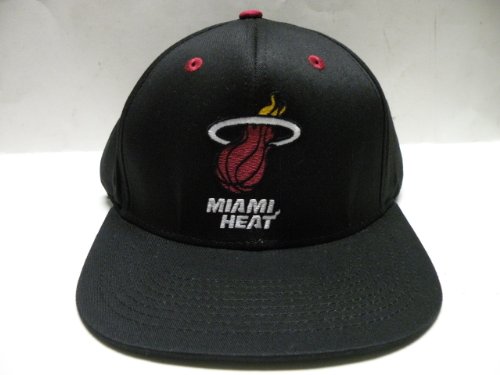 NBA Miami Heat Logo All Black Retro Snapback Cap Vintage