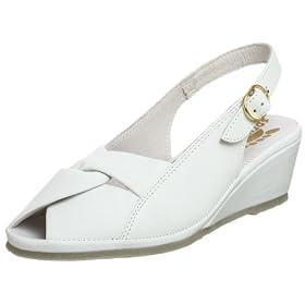 Click here to buy Spring Step Women's Yvonne Slingback Sandal by Spring Step.