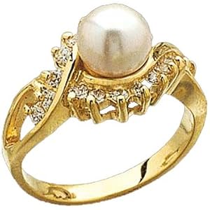 14kt Yellow Gold Pearl and Diamond Ring