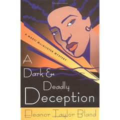 A Dark and Deadly Deception (Marti Macalister Mysteries)