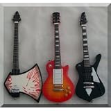 【並行輸入品】KISS set Miniature Mini Ｇｕｉｔａｒ ギター Mego Doll Axe Blood
