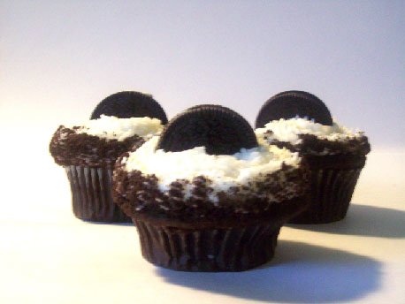 Gift Box of 9 Cookies & Cream Cupcakes & 1 Pack of 24 Mix Cookies by Frostines Edibles