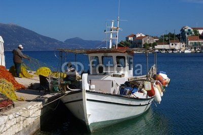 Wallmonkeys Peel and Stick Wall Decals - Petit Bateau Pêcheur. - 24