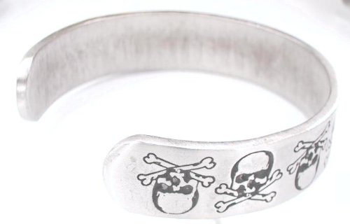 SKULL And CROSSBONES Silver Tone PEWTER BRACELET under The Jewelry Store