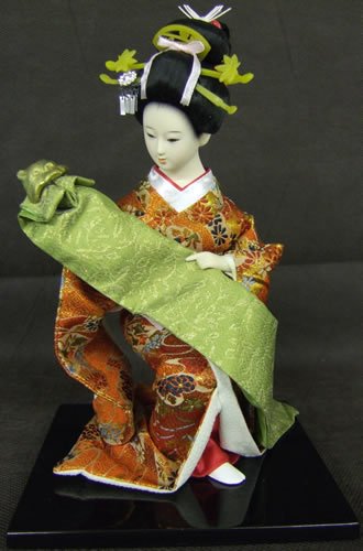Oriental Geisha Lady Figurine On Wooden Base (A297)